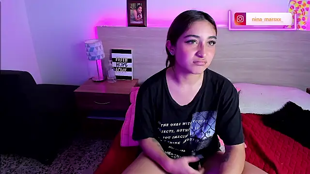 Nina-Mars' Live XXX Chat