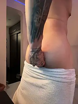 strongboy_'s Live XXX Chat