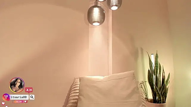angeline-777's Live XXX Chat