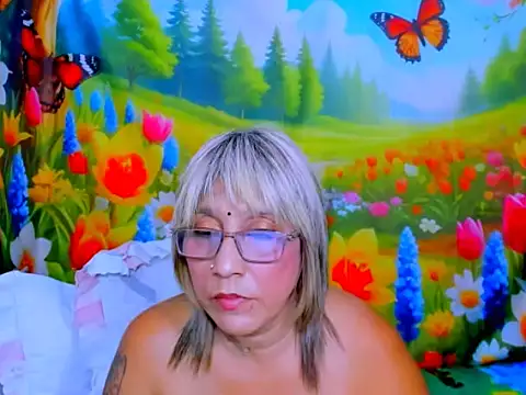 indianroxy's Live XXX Chat
