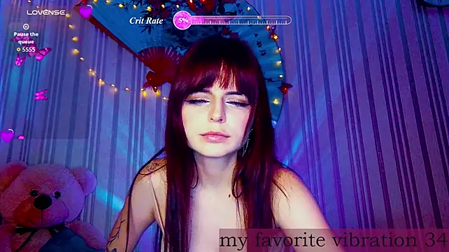 ArianaLight élő XXX-chatje