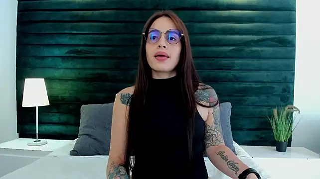 ValeryMontenegro Chat XXX in diretta