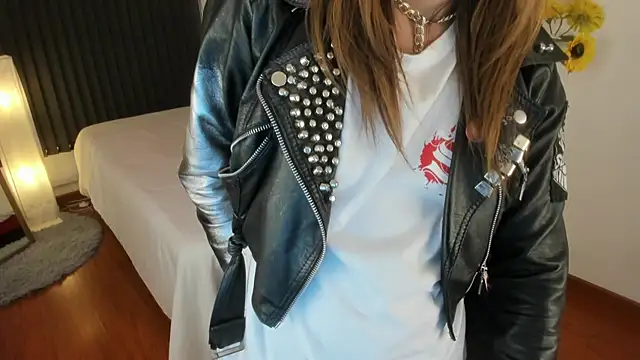 Kim_Jeins666_ Adlı Modelin Canlı XXX Sohbeti
