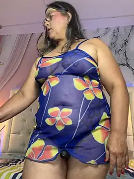 Lucy_Milf_474 Adlı Modelin Canlı XXX Sohbeti
