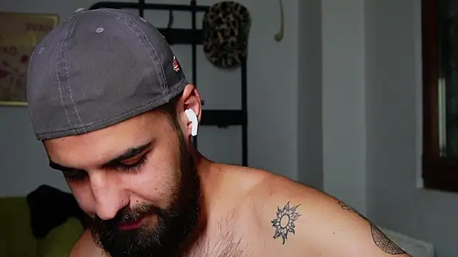 HairyRobxxx Adlı Modelin Web Kamerası Şovu