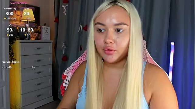 Chat +18 de _Loneve__ ao vivo