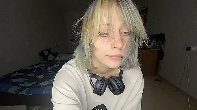 Shinecirtus22's Live XXX Chat