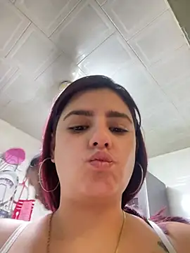 angelasm Adlı Modelin Canlı XXX Sohbeti
