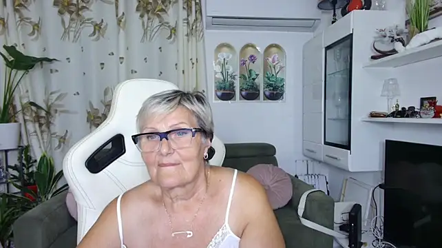 Selenna57 Live XXX Chat