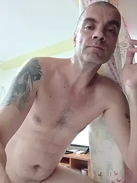SIRMASTERDOMINATORXXL Adlı Modelin Canlı XXX Sohbeti