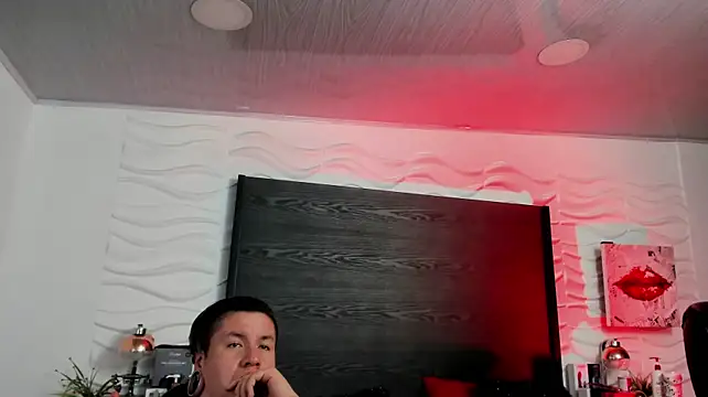 Živý XXX chat inkedsinners_