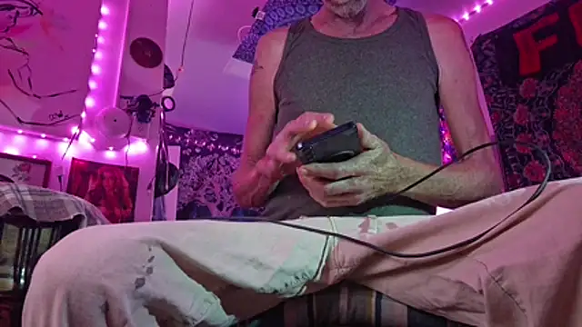 Undercover_Pornstar Show in webcam