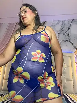 Lucy_Milf_474のライブXXXチャット
