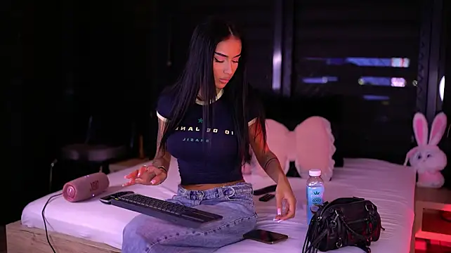 KimNatty Adlı Modelin Canlı XXX Sohbeti