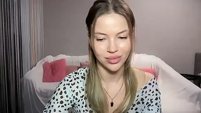 EmmyMills 라이브 XXX 채팅