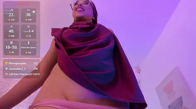 Chat XXX en directo de naishaa_