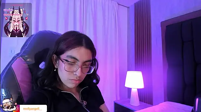 Molly_A Chat XXX in diretta