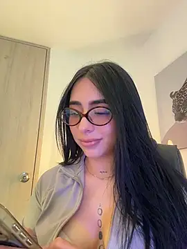 IsabellaNoir_ Chat XXX in diretta