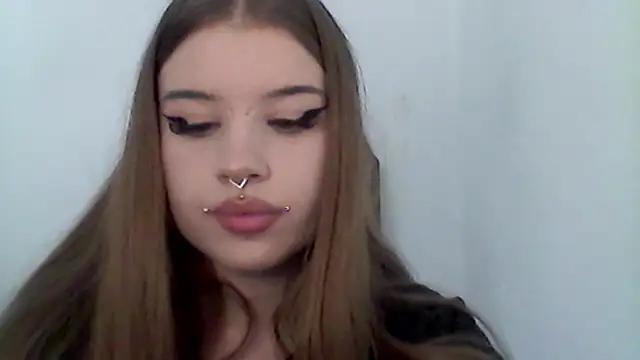 Show modela MollyHotTeen na web-kameri