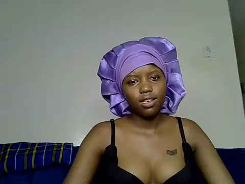 Chat XXX en directo de Pretty_kitty48