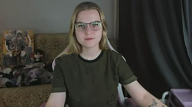 Chat +18 de MissBrightShine ao vivo