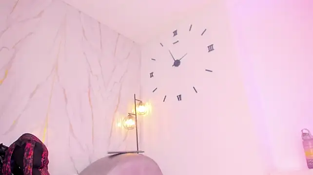 Chat +18 de ViolettaNaughty ao vivo