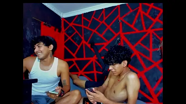 FRIENDS_LATINOS webcam show