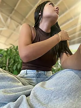 Chat XXX ao vivo de EmmiiGlow