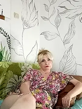 Catty_Lady Chat XXX in diretta