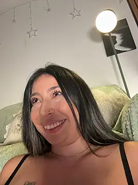 KimArts Adlı Modelin Canlı XXX Sohbeti