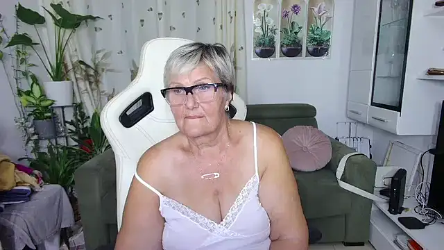 Selenna57's Live XXX Chat