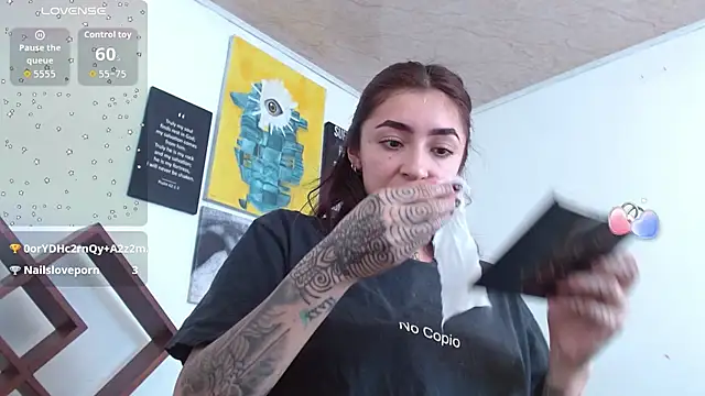 ZoeBakers_'s Live XXX Chat