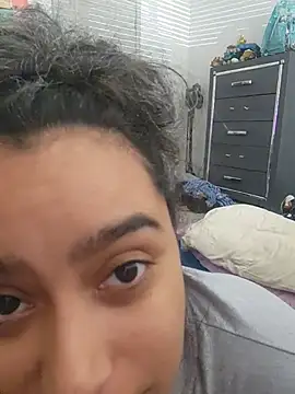 cinnaminnie Chat XXX in diretta