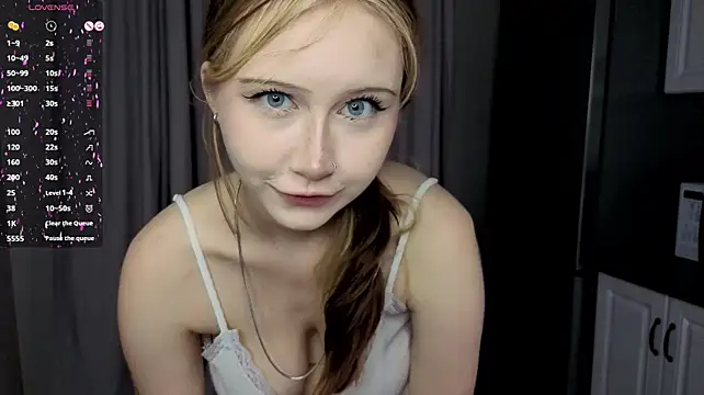 EvaaAnderson Chat XXX in diretta