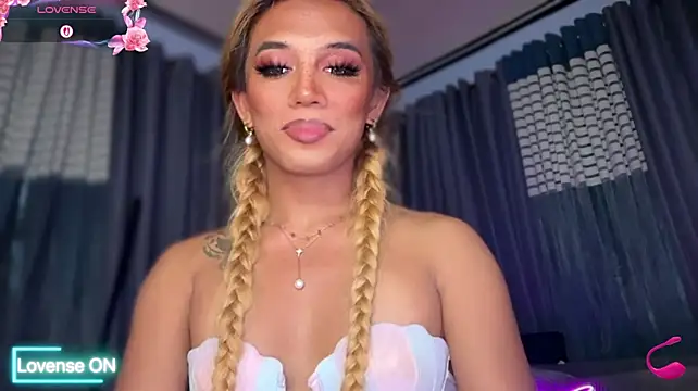 Islamorena143 Chat XXX in diretta
