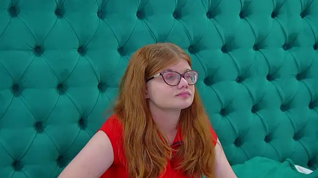 ChloeHalses' Live XXX Chat