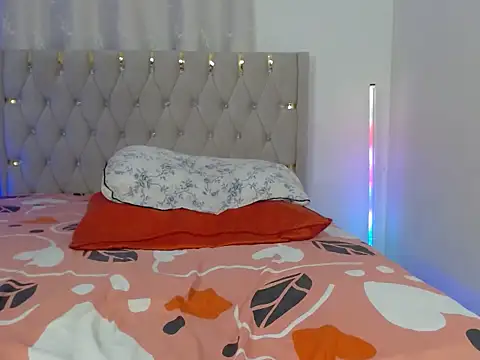 RoseAmbeer Adlı Modelin Canlı XXX Sohbeti