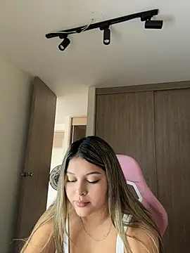 lunablossom_ élő XXX-chatje
