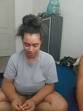 cinnaminnie Chat XXX in diretta