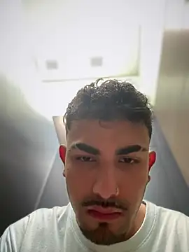 XXX chat uživo modela Big_Snake77