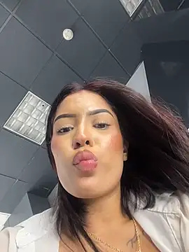 Chat XXX ao vivo de MystiqueXXX