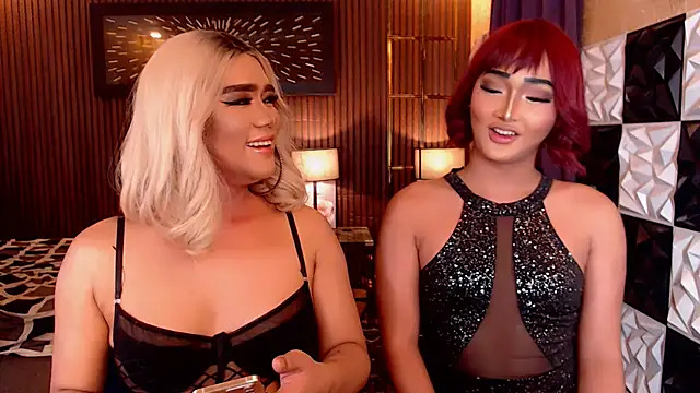 MeatyCockAkira's Live XXX Chat