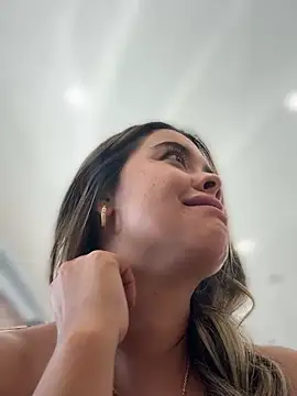 Chat XXX ao vivo de Emilia_Bakerr