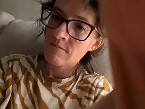 Hairy_horny_mommyn Webbikameraesitys