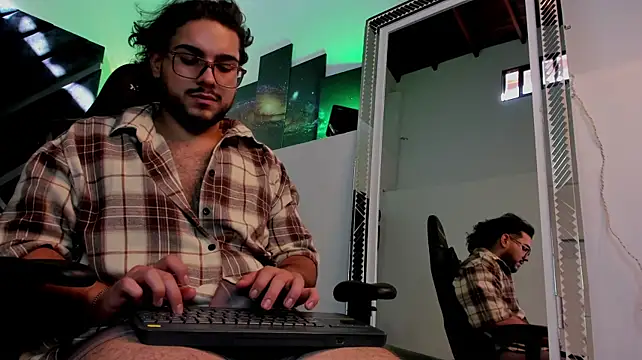 Онлайн чат XXX Enzo_bossJS