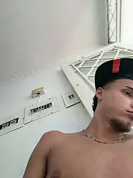 Chat XXX Live friends_lust_latin
