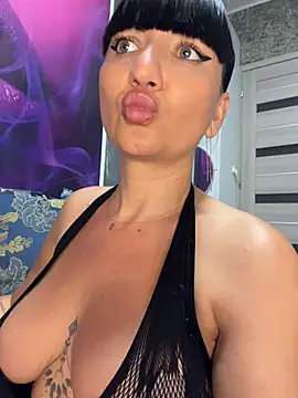 Show modela MysticCleo na web-kameri
