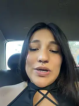 Emily_Gomezz Adlı Modelin Canlı XXX Sohbeti