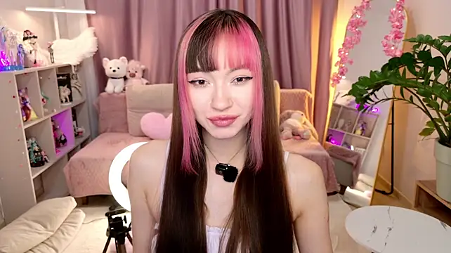 Miiya_Moore Show in webcam