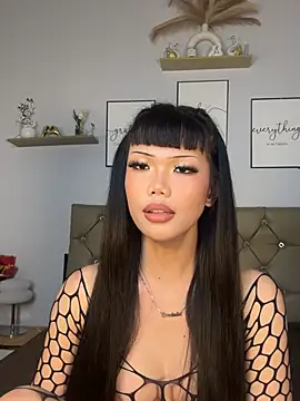 StarLovee Adlı Modelin Canlı XXX Sohbeti